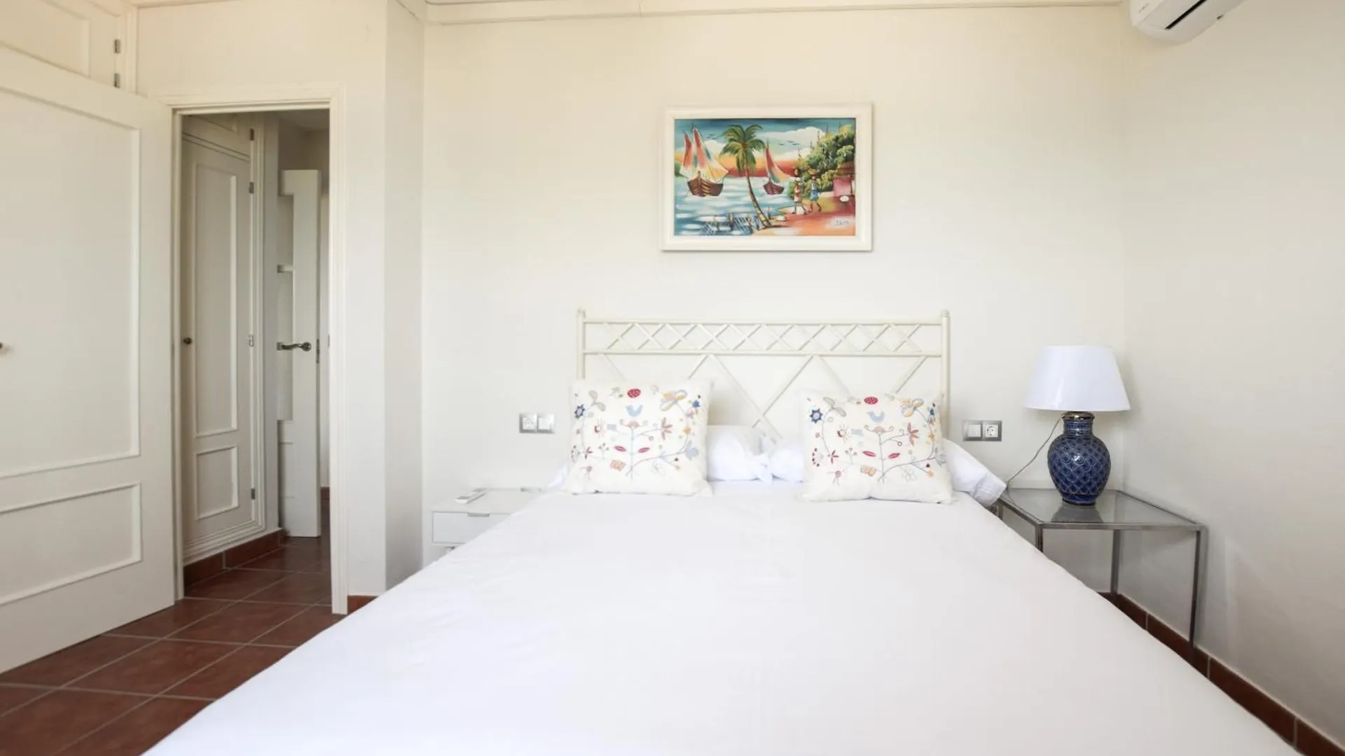 Excelente Piso Sobre El Mar Con Garaje Apartment Estepona