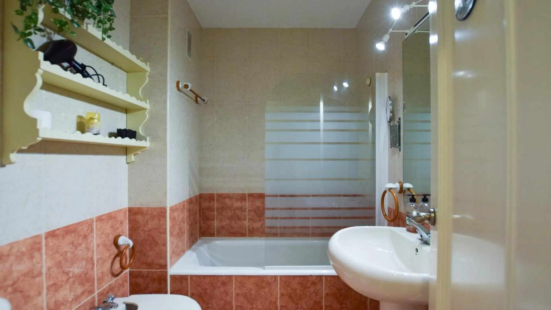 Excelente Piso Sobre El Mar Con Garaje Apartment Estepona Spain