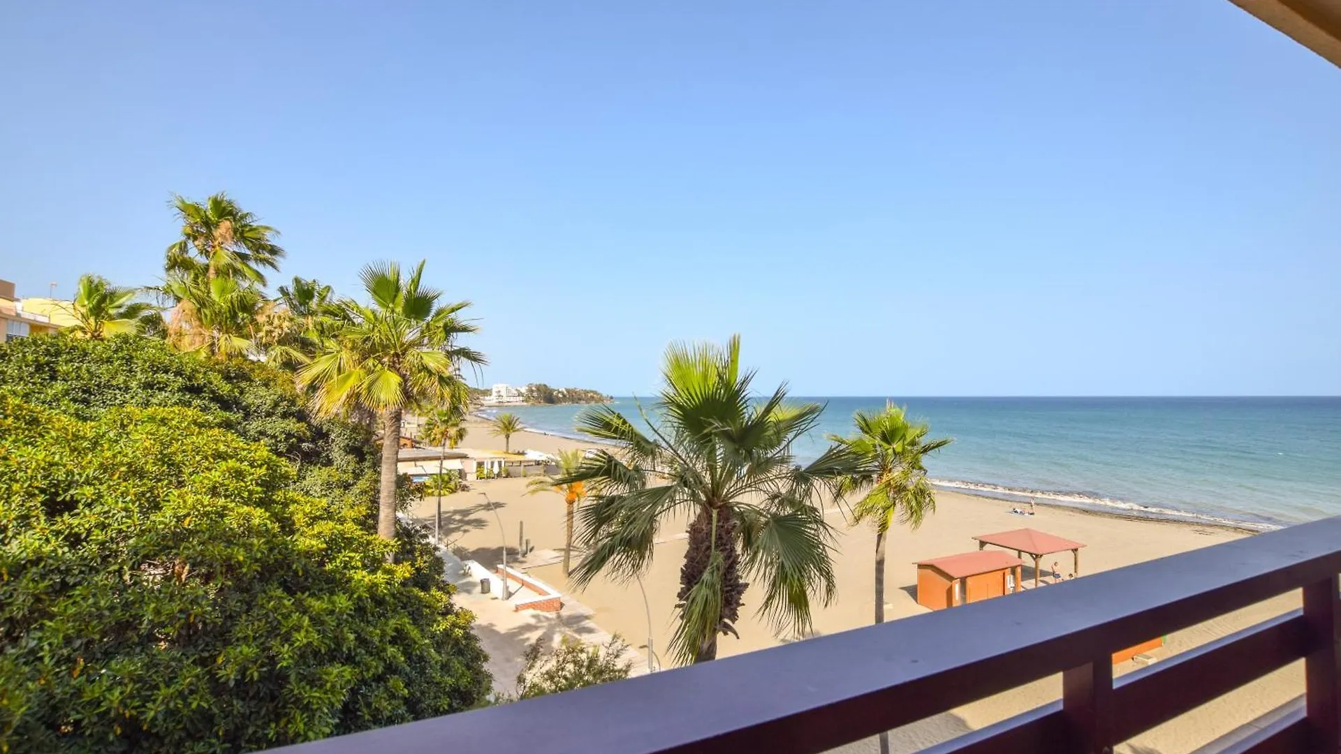 Excelente Piso Sobre El Mar Con Garaje Apartment Estepona